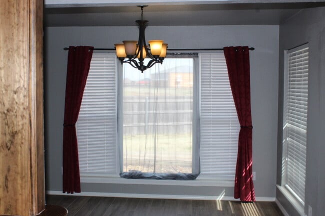 Building Photo - 505 SW 149th Pl