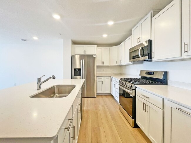 Building Photo - Brand New Townhome from Builder Never Lived In with Large Primary Suite, Loft-Office, 3 Baths and...