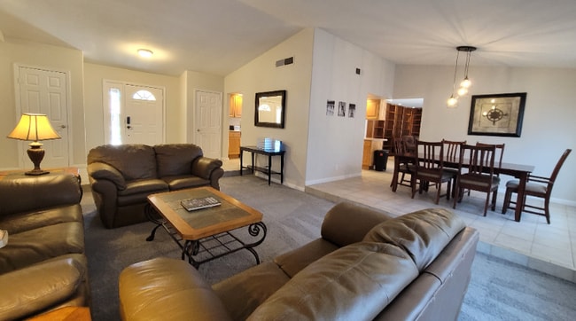 Building Photo - 1254 Los Meadows Dr