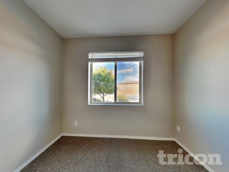 Building Photo - 11628 Thistledown Rd SE