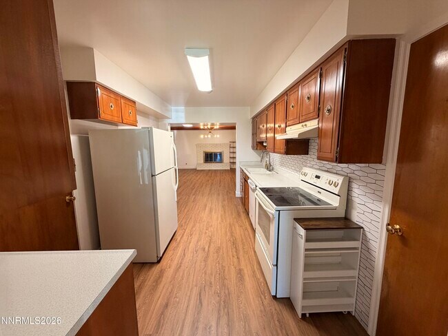 Building Photo - 751 Balzar Cir