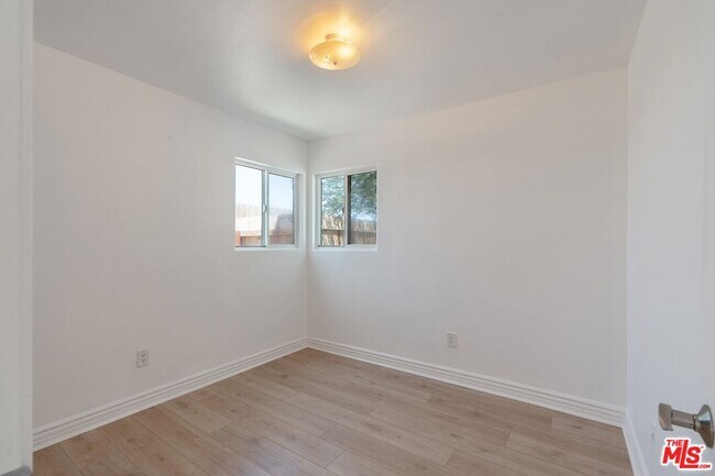 Building Photo - 42104 6th St E