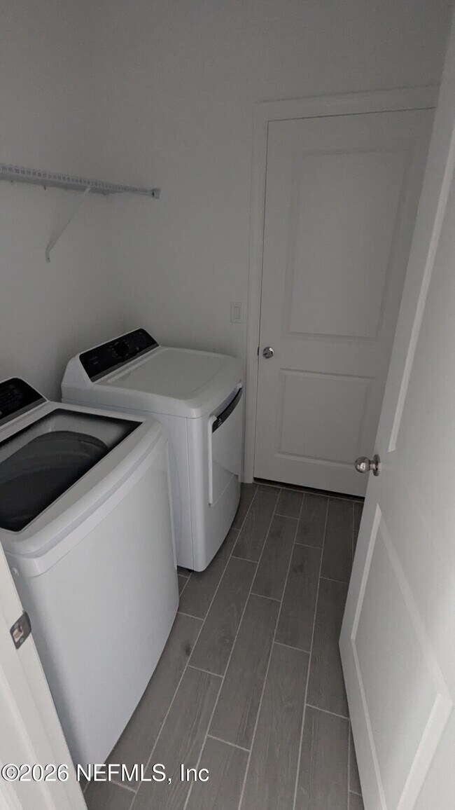 Building Photo - 15615 Thomas Crk Wy