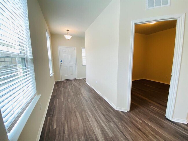 Building Photo - 238 Cascata Way