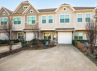 Building Photo - 117 Springtree St