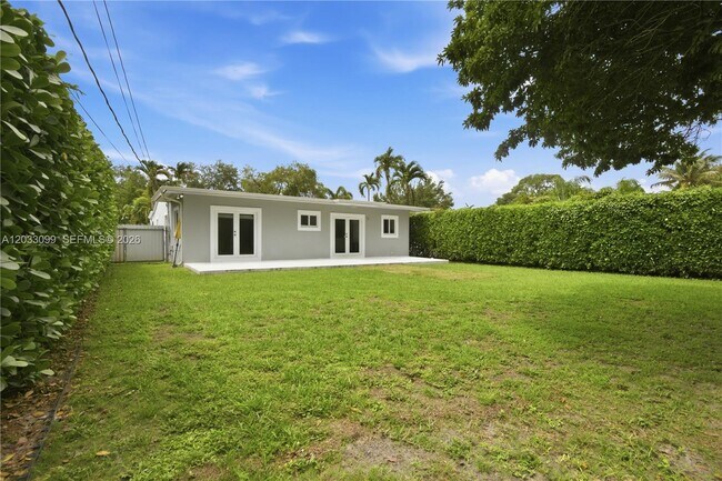 Building Photo - 6511 SW 44th St