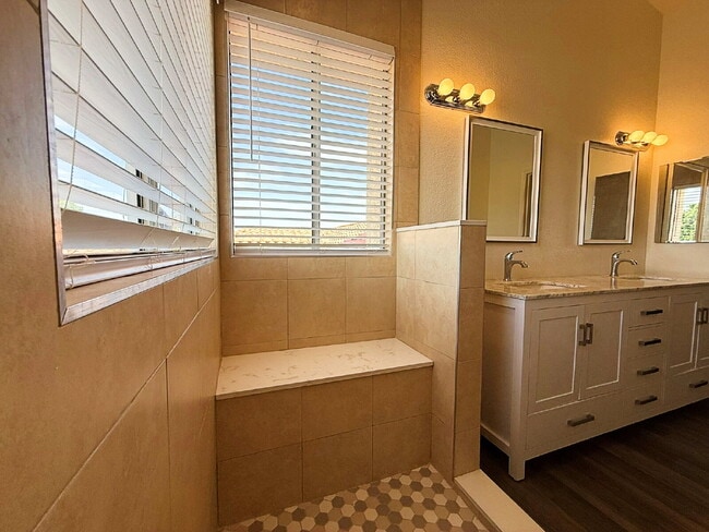 Building Photo - Spacious Garden Lakes Beauty – Vaulted Ceilings, 3-Car Garage & Stunning Upgrades!