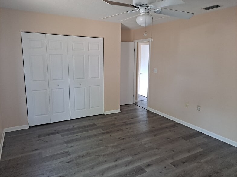 Building Photo - 206 Jackson Ave