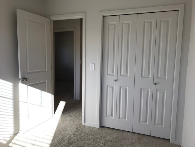 Building Photo - Spacious 4 Bd 2.5 Ba Home in  Camas School District! Upgrades! Close to Parks & Freeway Access!