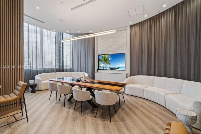 Building Photo - 333 Las Olas Way