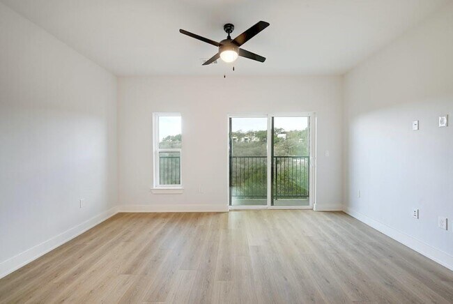Building Photo - 2500 Longview St