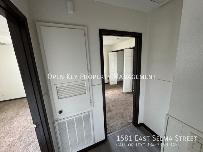 Building Photo - 1581 E Selma St