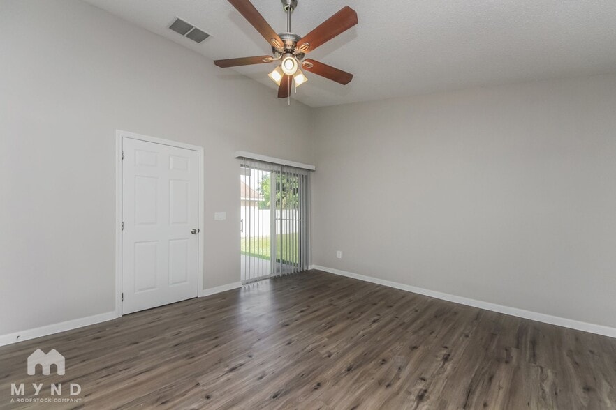 Building Photo - 723 Stonewyk Way