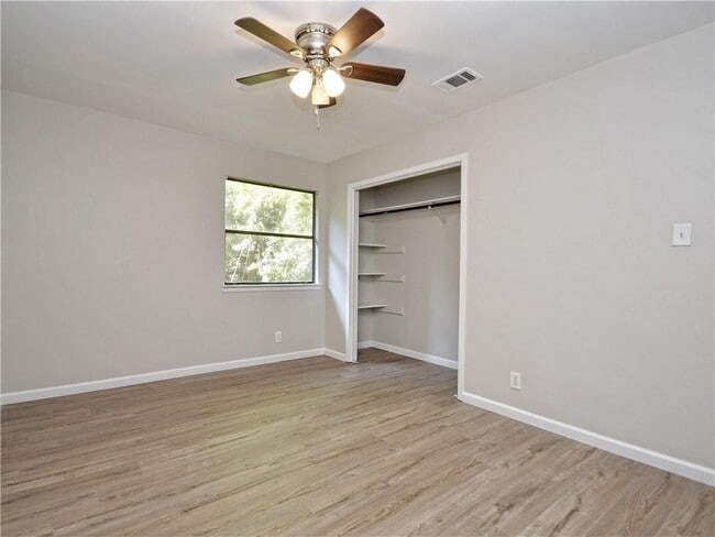 Building Photo - 5502 Rose Hill Cir