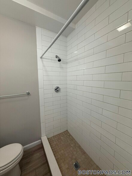 Building Photo - 4 Kingsley Terrace