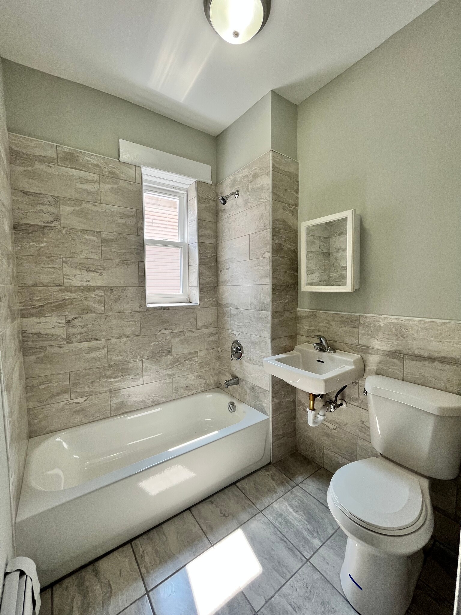 184 Garfield Ave 6 - 180 Garfield Ave