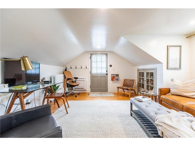 Building Photo - 538 4th Ave NW