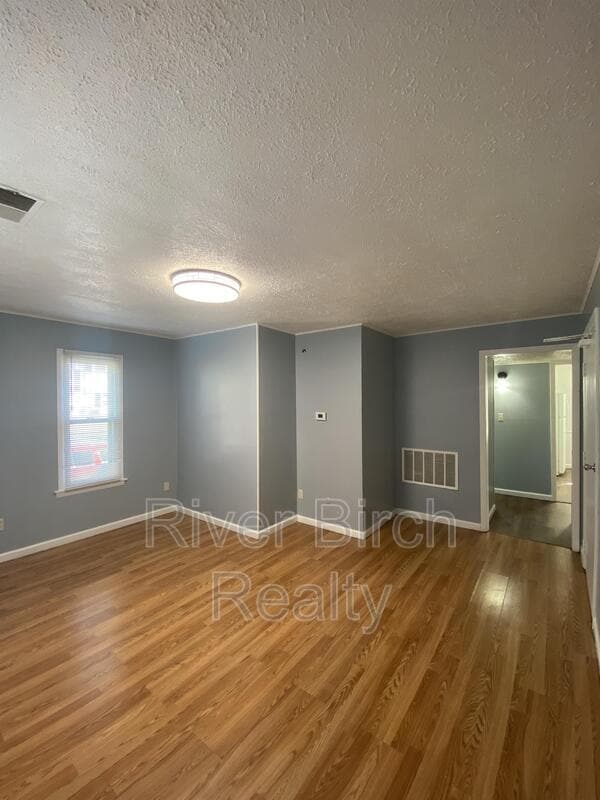 Building Photo - 1600 S 6th St