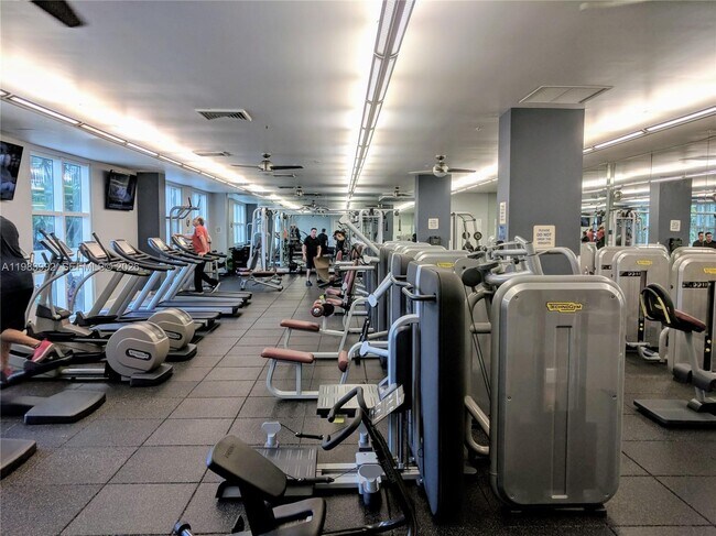 Building Photo - 2001 S Biscayne Blvd