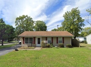 Building Photo - 455 S 6th St