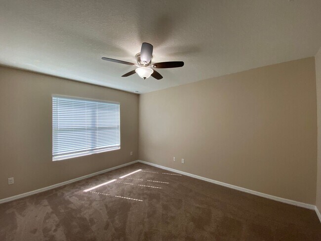 Building Photo - Oak Hill Plantation - 4/2/2 **Won't Last**