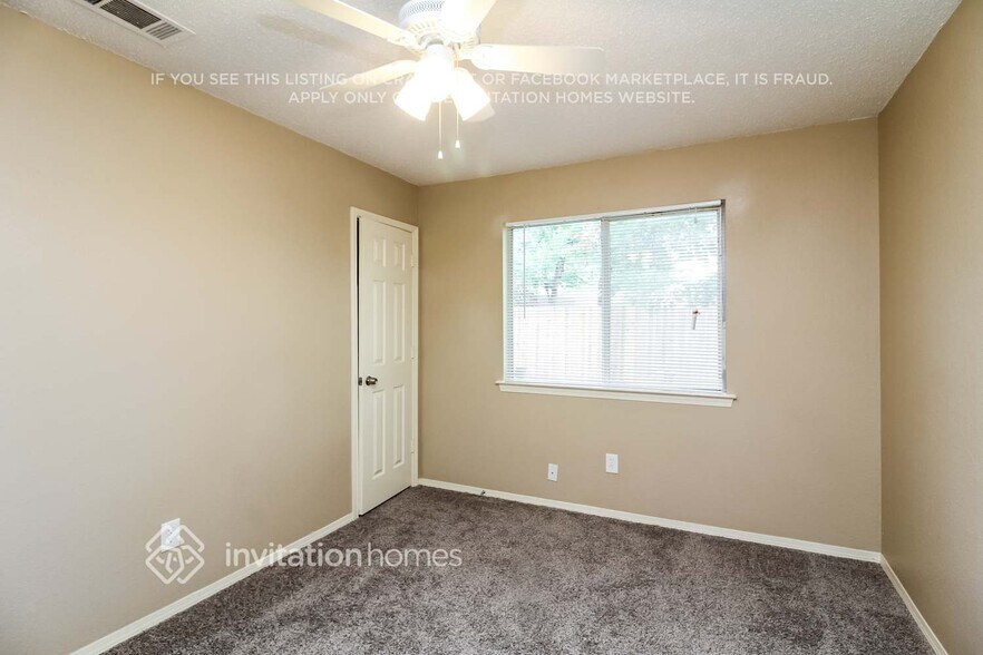 Building Photo - 12418 Summer Hill Dr