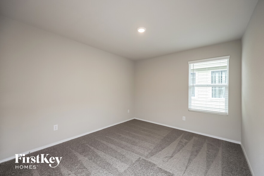 Building Photo - 10803 Prusiner Dr