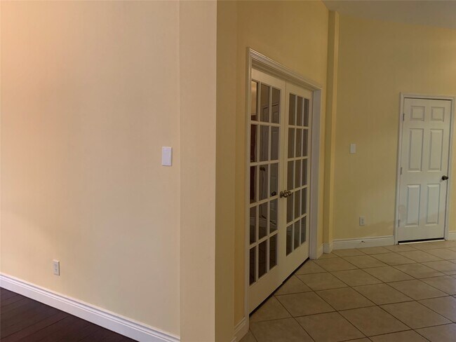 Building Photo - 13110 Imperial Shore Dr