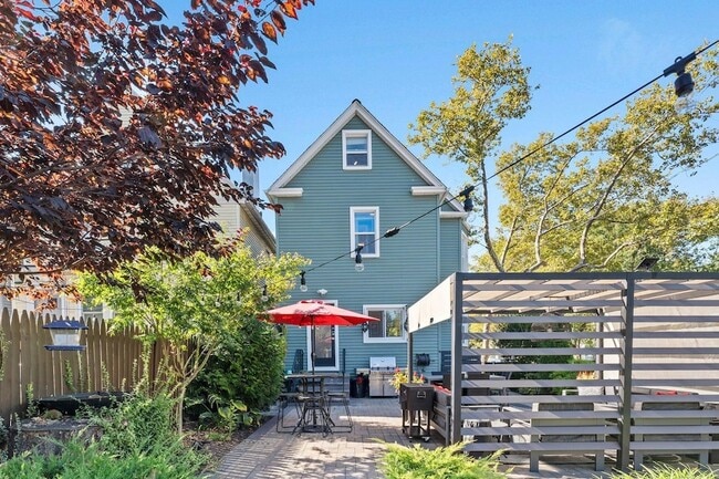 Building Photo - 76 Condict St