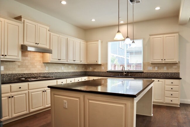 Building Photo - Stunning 3,400 Square Foot Home For Rent! ...