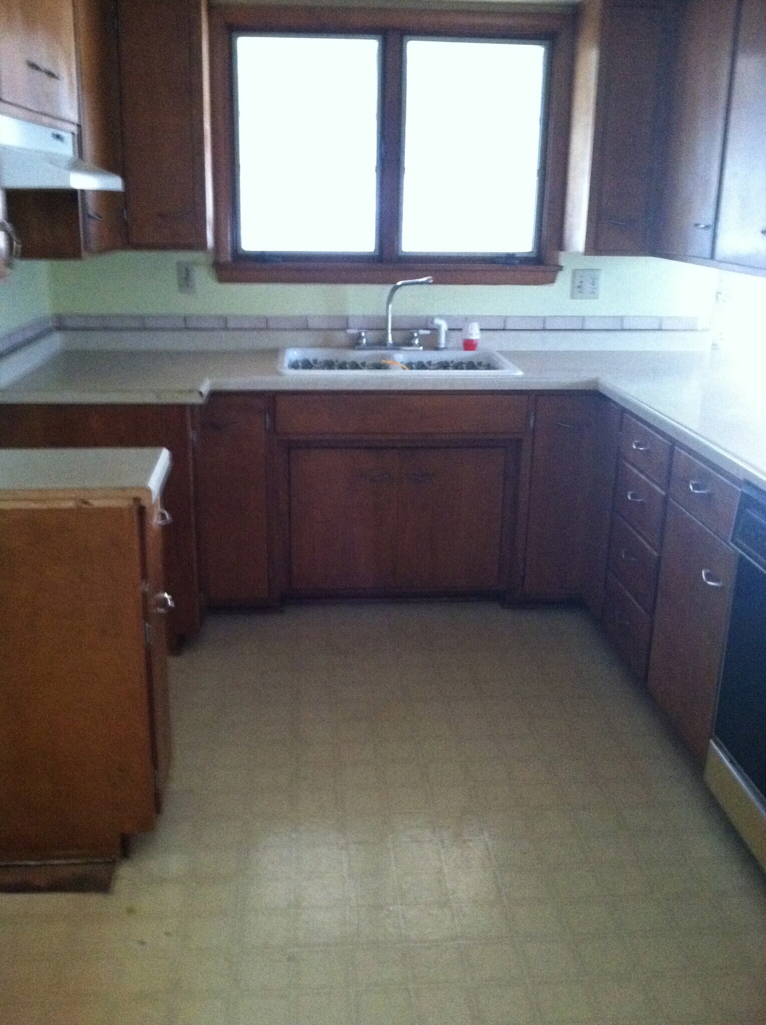 Kitchen - 628 Johanna Avenue Southeast