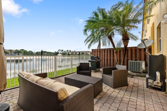 Building Photo - 8618 NW 113th Ct