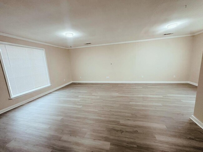 Building Photo - 29223 AR-84