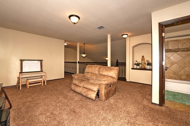 Building Photo - BEAUTIFUL HOME  |  4 BEDS & 3.5 BATHS  |  OFFICE  |  LOFT  |  NEAR 1604 AND 151