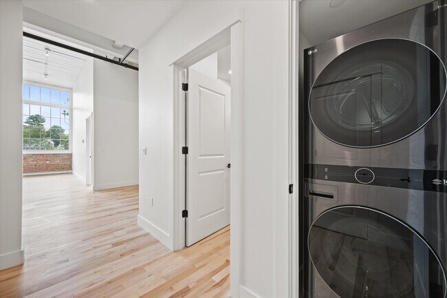 Building Photo - Spinning Mill