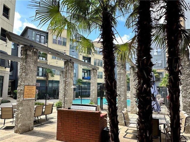 Building Photo - 400 17th St NW