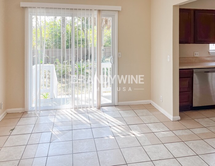 Building Photo - 930 Jorick Ct W