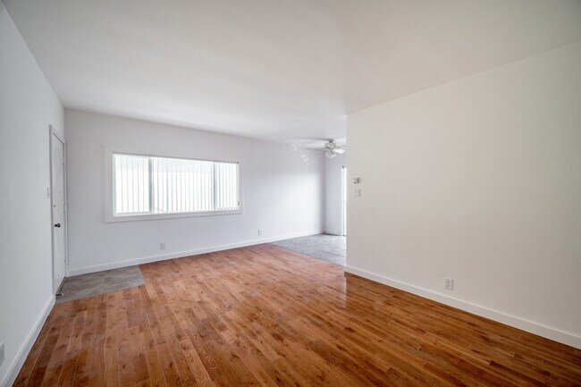 Living Room - 12726 Caswell Ave