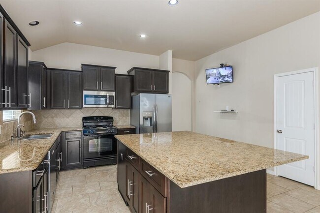 Building Photo - 3123 Hurst Green Ln