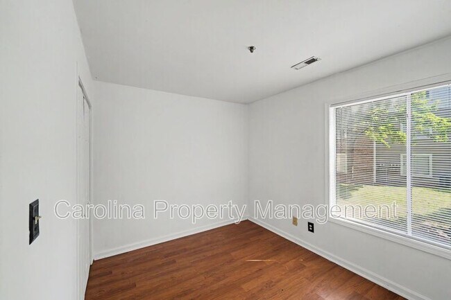 Building Photo - 9535 University Terrace Dr