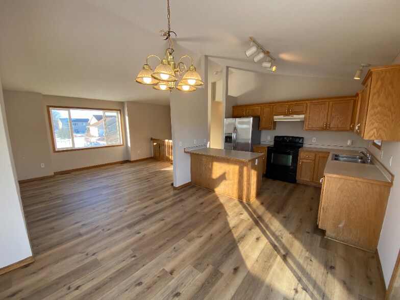 Building Photo - 2100 Bridgewater Blvd S