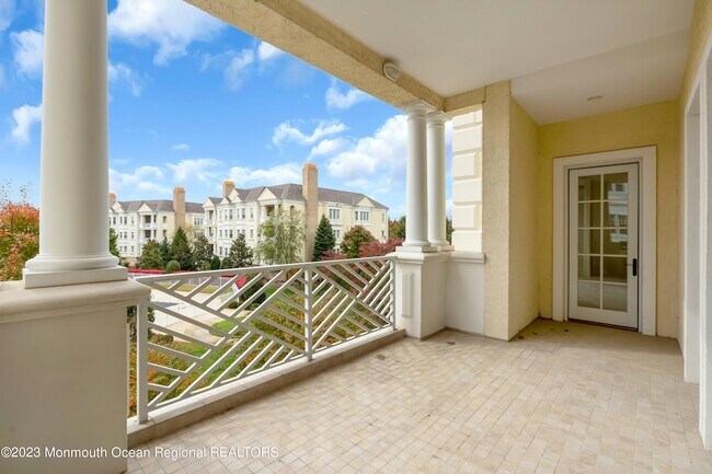 Building Photo - 1132 Oval Rd