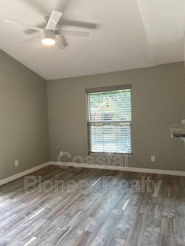 Building Photo - 8642 Mallard Reserve Dr