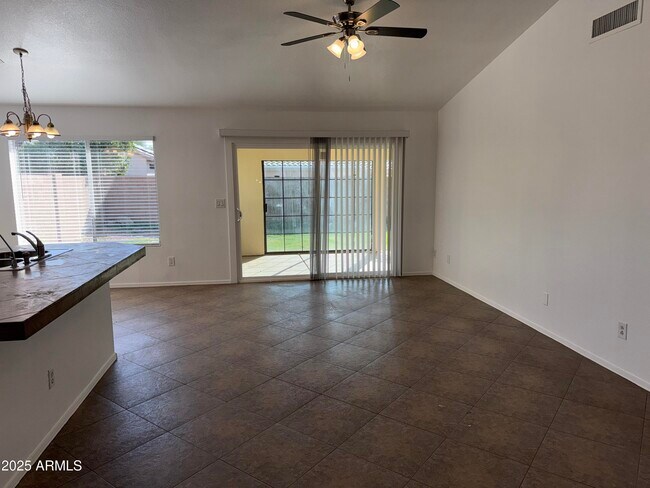 Building Photo - 1319 W Michelle Dr