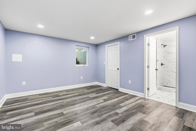 Building Photo - 2608 Holly Dr