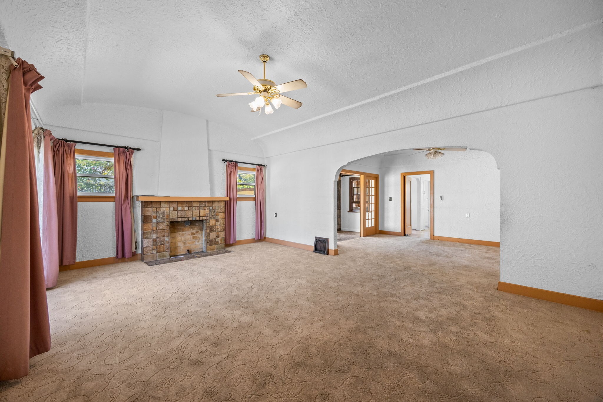 Building Photo - 301 N Janss St