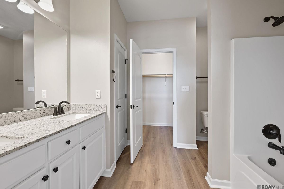 Building Photo - 17455 Berkshire Dr