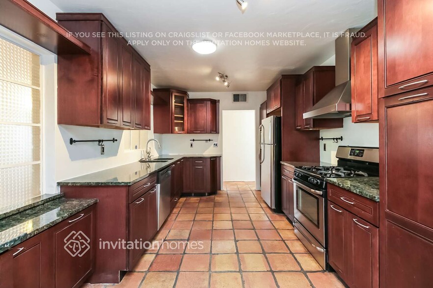Building Photo - 1507 W Mitchell Dr