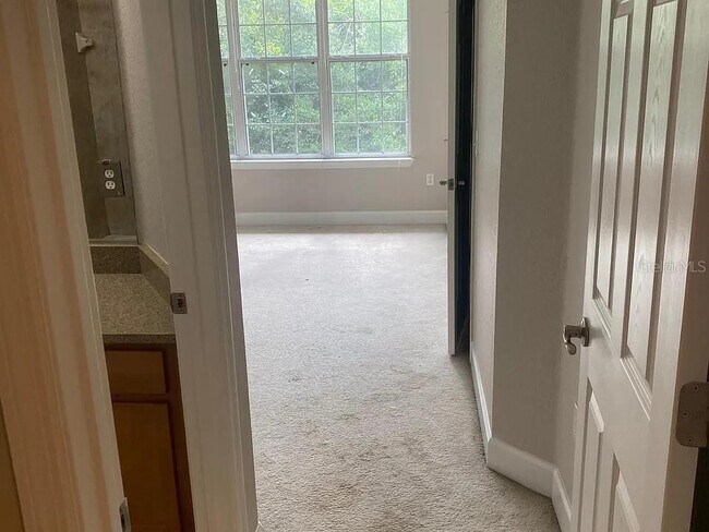 Building Photo - 2508 SW 35th Pl