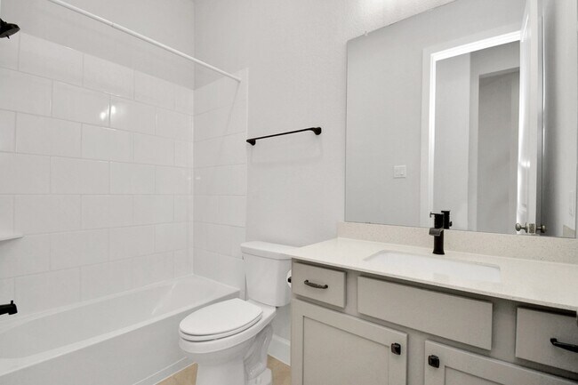 Building Photo - 1535 Park Path Dr